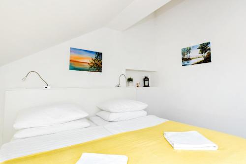 Tia Apartments and Rooms - image 6