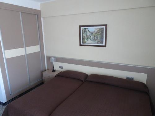 Triple Room with Private Bathroom image 1