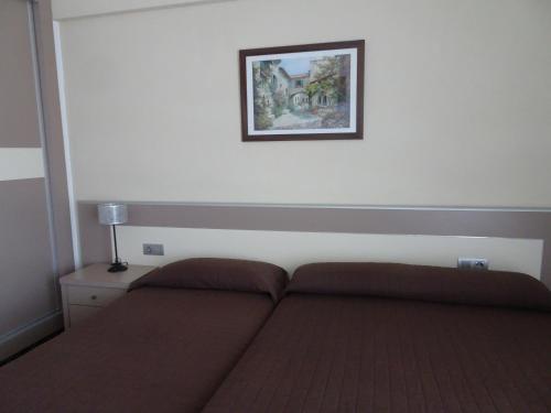 Triple Room with Private Bathroom image 3