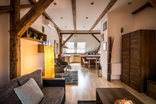 Tylova Apartments - image 2