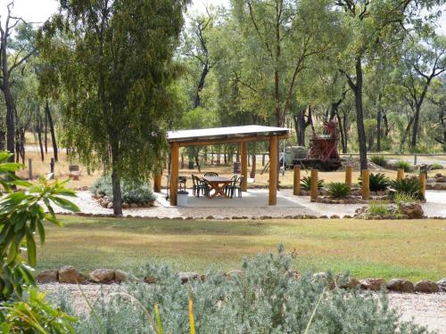 Rubyvale Motel & Holiday Units - An Adults Only Getaway in The Gemfields