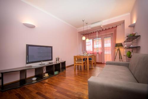 Elettra Luxury Home - image 2