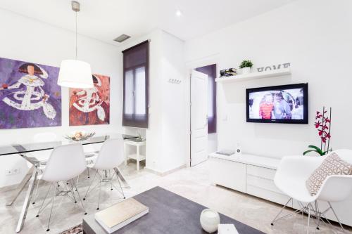 Serrano Apartment by Flatsweethome - image 8