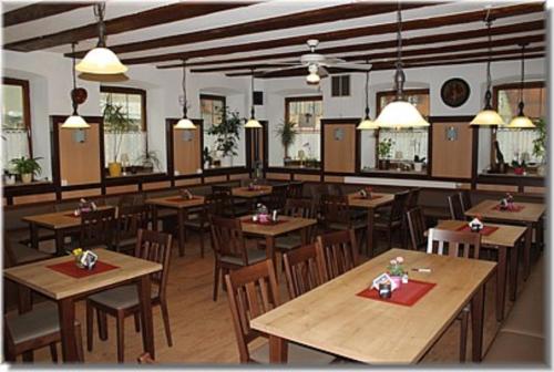 Hotel-Restaurant Fränkischer Hof - image 2