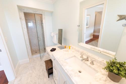 2 bedrooms, 3 beds