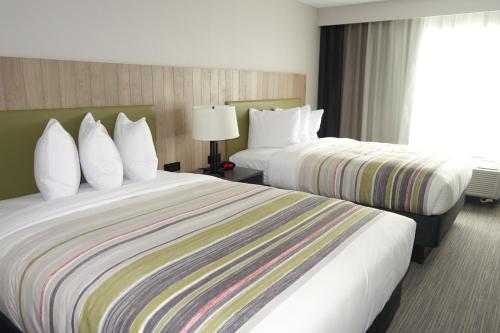Country Inn & Suites by Radisson Lawrence KS - image 2