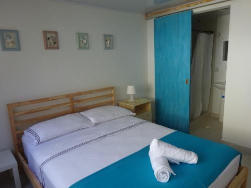 One-Bedroom Apartment image 10