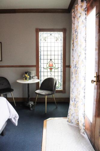 Shelburne Hotel Room Type - King With Balcony