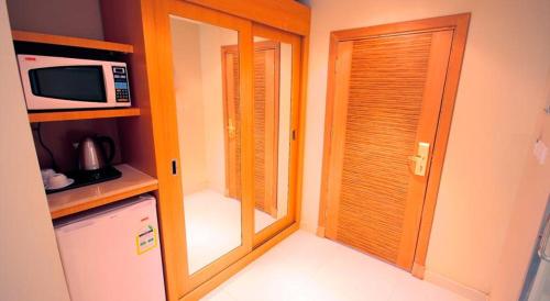 Meera Suites photo 4