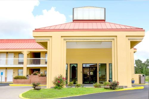 Super 8 by Wyndham Madison/Ridgeland Area - image 5