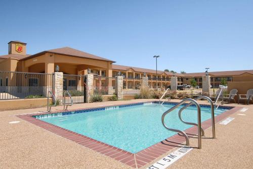 Super 8 by Wyndham Stephenville in Stephenville, USA