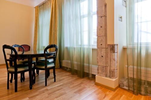One-Bedroom Apartment (4 Adults) image 2