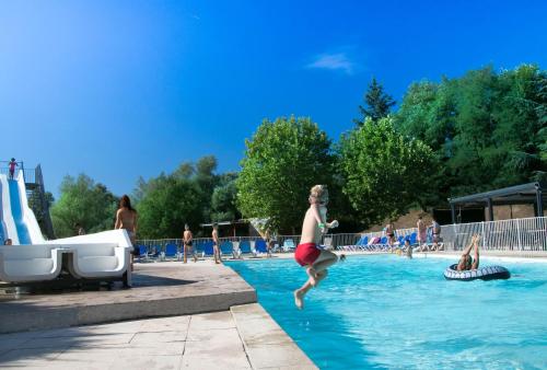 Camping Les Portes Du Beaujolais - image 2