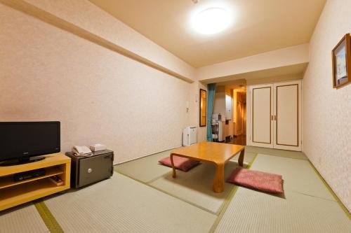 Japanese-Style Economy Room