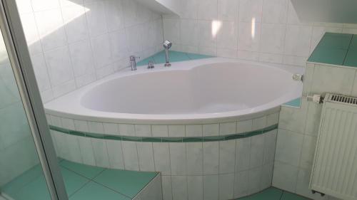 helles Dachstudio in 阿勒斯豪森