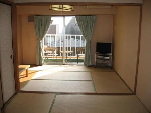 天然温泉 源泉かけ流しの宿 鶴崎ホテル（BBHホテルグループ）和室　4人部屋　喫煙