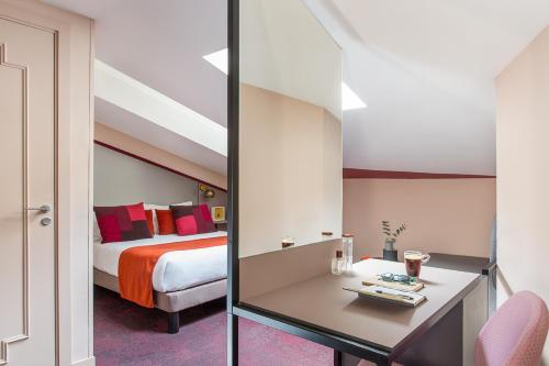 Superior Double Room image 3