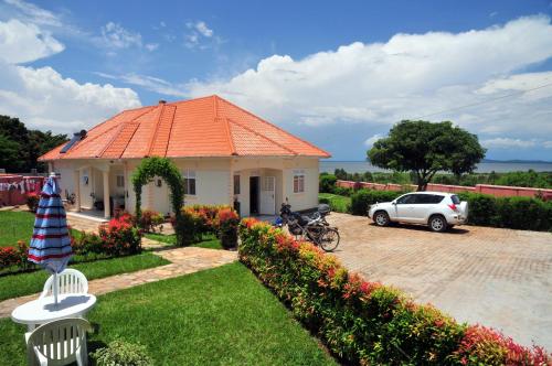 Victoria Lake View Guesthouse & Safaris · Luunga