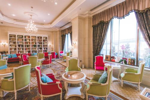 Fairmont Grand Hotel Kyiv - image 2