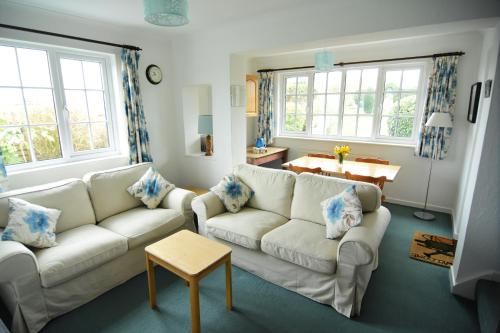 Tollgate Cottages Bed and Breakfast in Freshwater South
