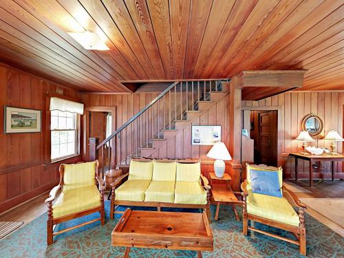 4200 N Ocean Blvd Home - image 2