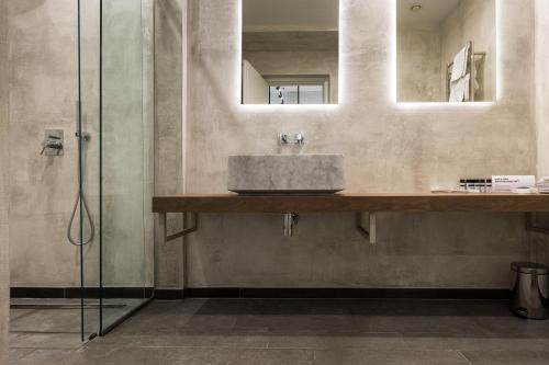 Merchant Suites