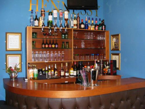 Grimscote Manor Hotel - image 8