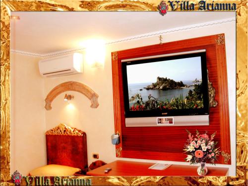 Double Room with Private External Bathroom image 10