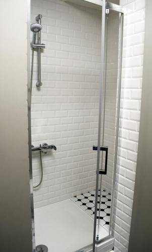 Standard Double Room image 8