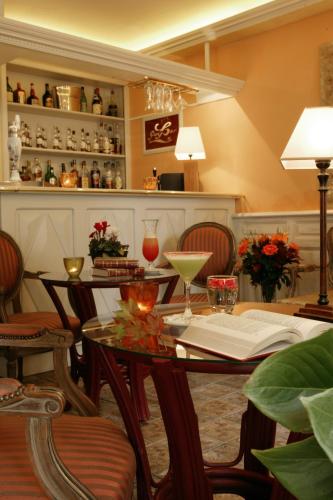 Hostellerie du Passeur - Hôtel & Restaurant - Climatisation et Piscine chauffée