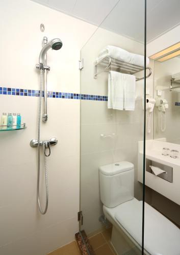 room detail thumbnail 2