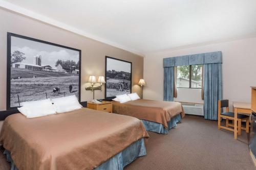 2 double beds