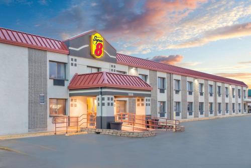 Super 8 by Wyndham Marshalltown in Marshalltown, USA