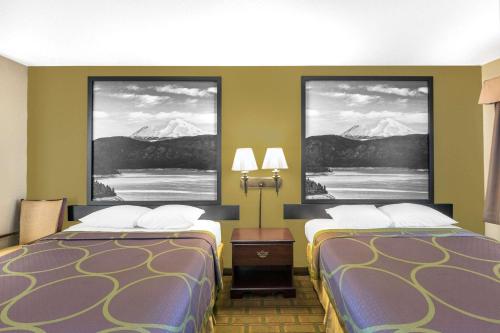 Super 8 By Wyndham Corning in Corning (CA)