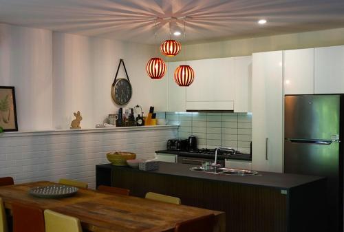 Luxury Three-Bedroom Apartment - Butter Factory Warehouse #6 image 8