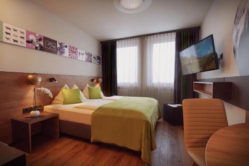 Double Room with Queen Size Bed