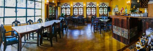 Restaurace, Casa Menezes - A Heritage Goan Homestay in Old Goa