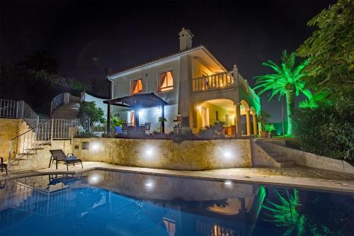Villa Near Beach in Marbella with Heated Pool