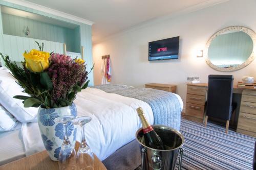 Luccombe Hall Hotel - image 4