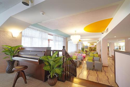 Pub/Lounge, Hotel La Perla - Bike Hotel in Garda