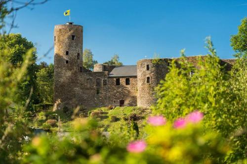 Hotel Burg Hof – Burg-Reuland, IN