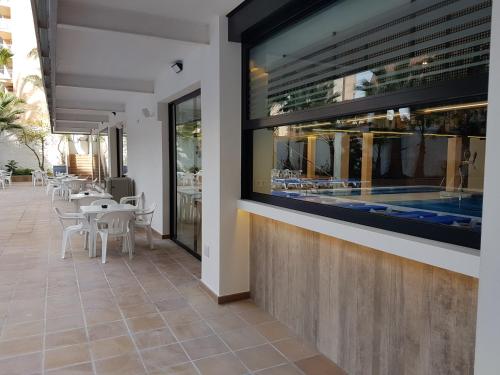 佩拉酒店 (Hotel Perla) in 萊萬特海灘