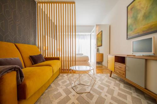 UD Apartments - Atocha Stylish with pool - image 5