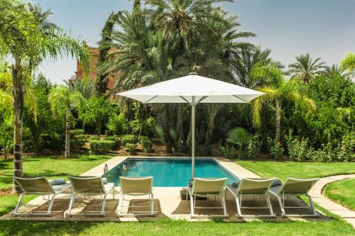 Villa YENMOZ en exclusivité avec piscine privée dans la Palmeraie - image 3