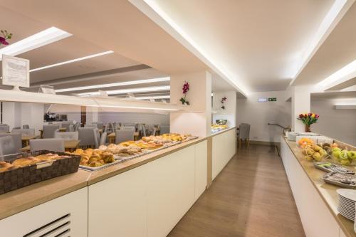 Ресторан, Hotel Londres Estoril / Cascais in Кашкайш