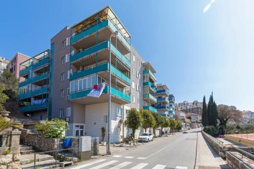 Apartments Summer Romance 3