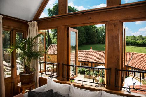 Uitzicht, Heath Farm Holiday Cottages in Salford