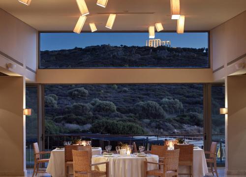 Aegeon Beach Hotel - image 6