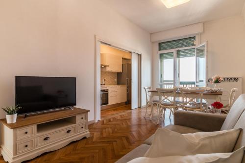 PADOVA TOWER 13TH FLOOR - image 12