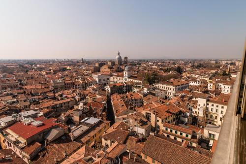 PADOVA TOWER 13TH FLOOR Padua